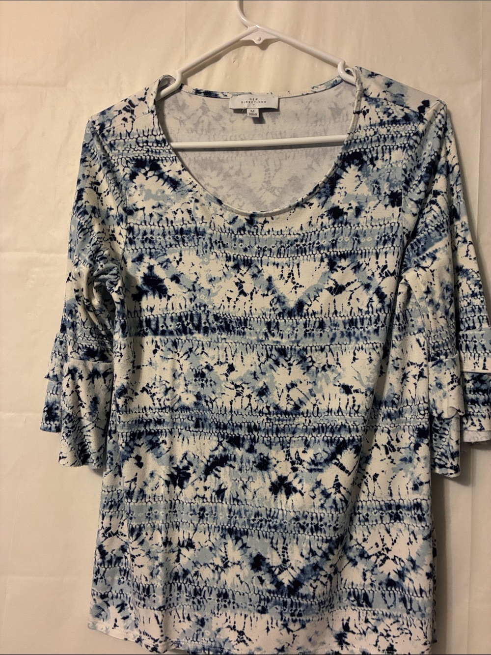New Directions Blue and White Tie-Dye Scoop Neck 3/4 Sleeve Top.